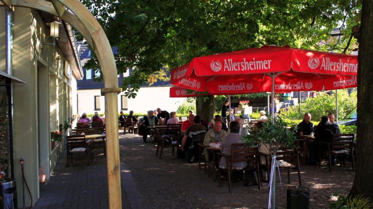 Hotel zur Burg Polle Exterior foto